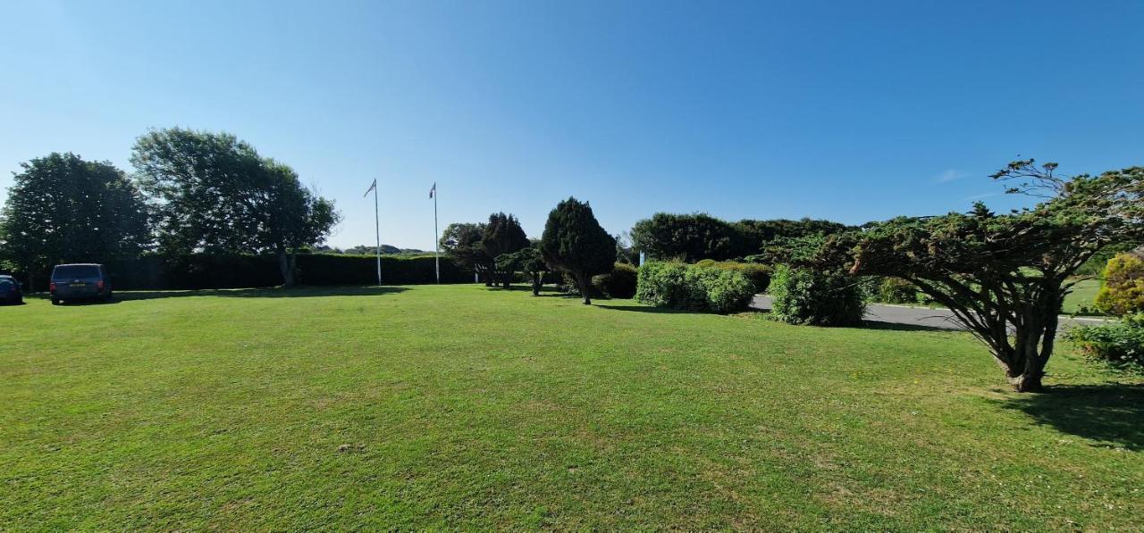 Hotel D & A Short Breaks - St Margarets Bay, Dover Saint Margaretʼs at Cliffe Exteriér fotografie